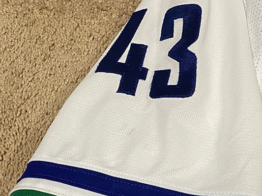 Quinn Hughes 18'19 ROOKIE White 1st NHL Away Jersey Vancouver Canucks  PHOTOMATCHED Game Worn Jersey