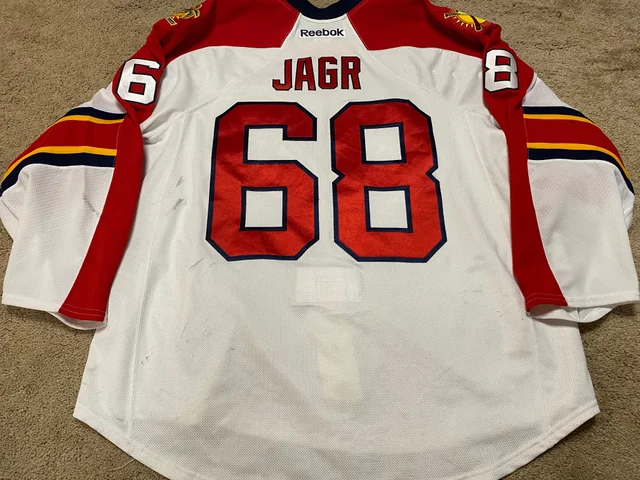 Jaromir Jagr 17'18 Final NHL Season Red Calgary Flames Set 2 Game Worn  Jersey
