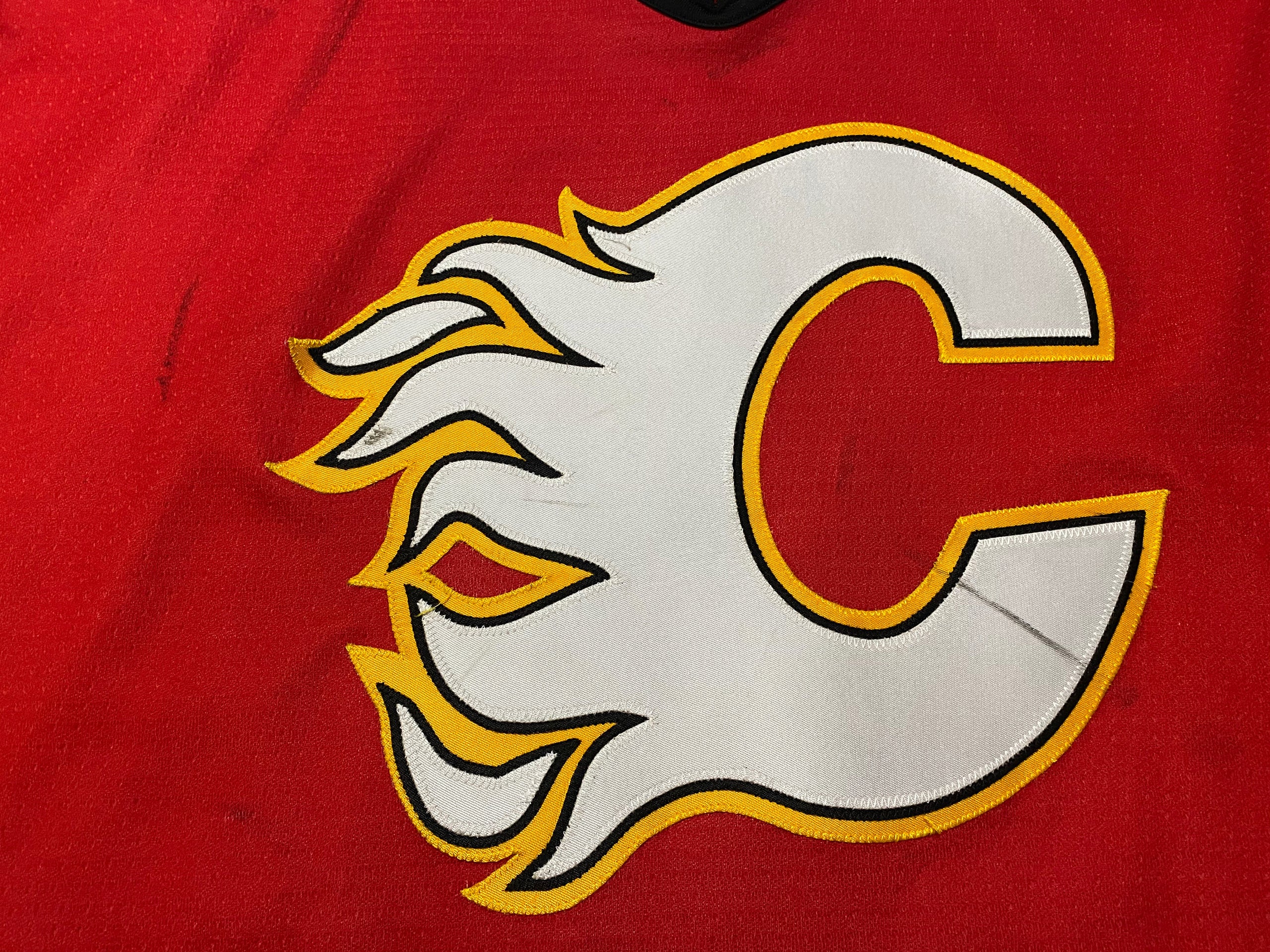 Martin St. Louis 99'00 ROOKIE Horsehead Calgary Flames Game Worn Jersey