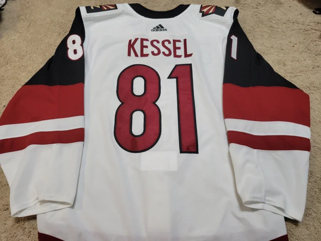2019-20 Phil Kessel Phoenix Coyotes Game Worn Jersey – Photo Match – Team  Letter